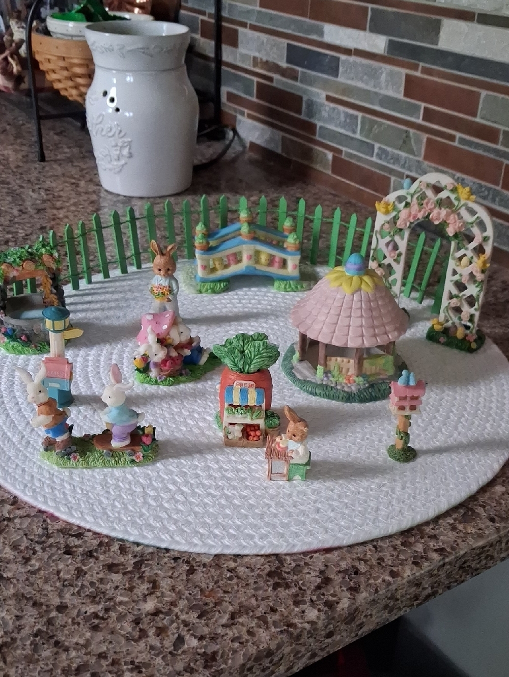 Vintage Spring Garden Figurines Set - Pastel Decorative Home Accents